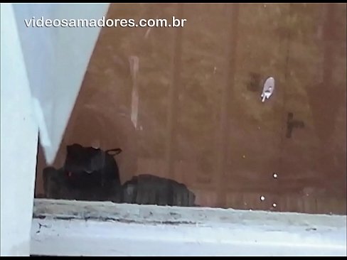 ❤️ Bărbat excitat care își privește prietena cu un alt tip, înregistrând un video de sex fără a deranja cuplul ❤️  at us ❤